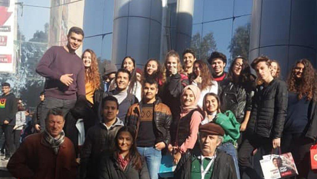 İlçemiz Reha Midilli Anadolu Lisesi 11. Sınıf öğrencileri İzmir Etnoğrafya Müzesine ve Arkas Sanat Galerisine gezi düzenlediler.