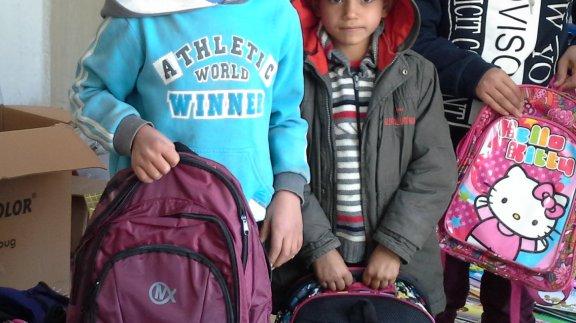 Gerenköy ilkokul´nda okuyan Suriyeli öğrencilere kırtasiye yardımı