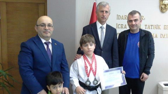 Foça ´nın Gururu Karate Şampiyonumuz Kaan YÜKSEL ´ in yeni Başarısı 
