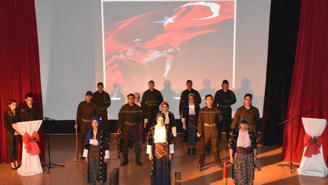 Cemil Midilli MTAL'nin düzenlediği, İstiklal Marşı'mızın Kabulü ve Mehmet Akif Ersoy'u Anma Günü Reha Midilli Kültür Merkezi'nde gerçekleştirildi.