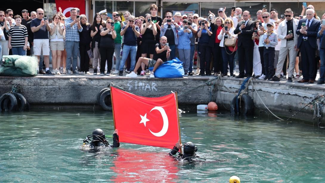 19 MAYIS ATATÜRK' Ü ANMA, GENÇLİK VE SPOR BAYRAMI FOÇA' DA COŞKUYLA KUTLANDI.